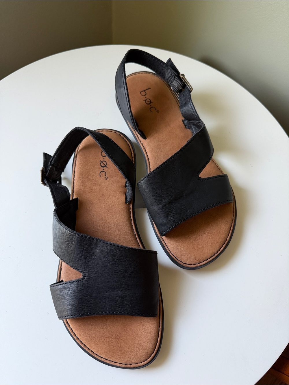 b.o.c. Born Concept Didi Flat Sandals in black size 6 cushioned leather upper